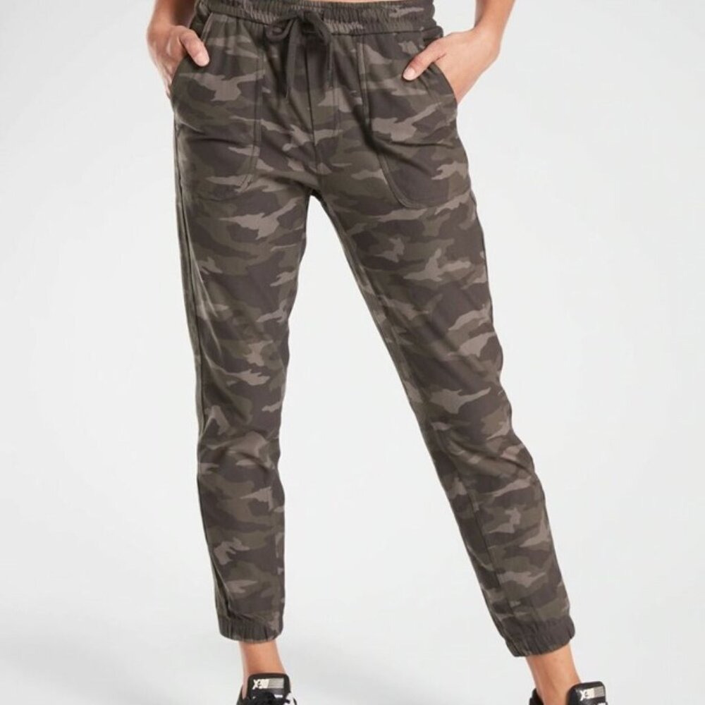 Athleta Camo Farallon Jogger 4 Tall